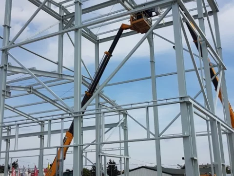 Konstrukcja wsporcza pod dwa wciągniki