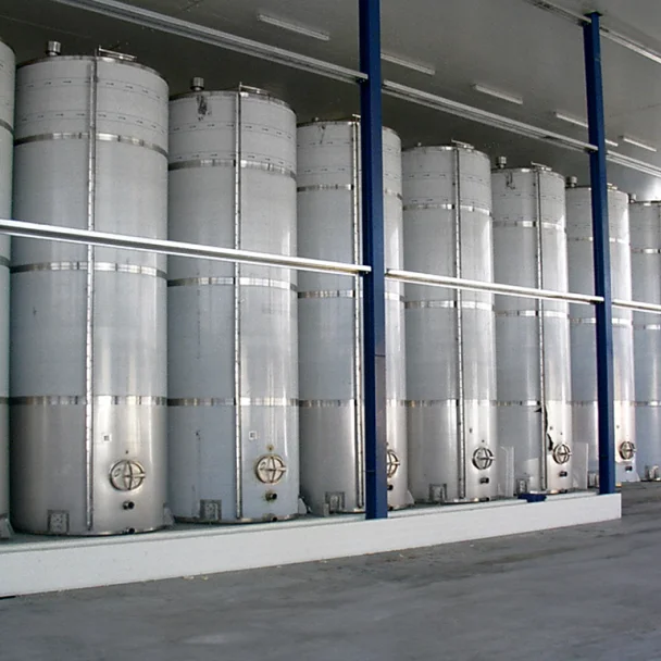 Nowoczesne zbiorniki ze stali kwasoodpornej